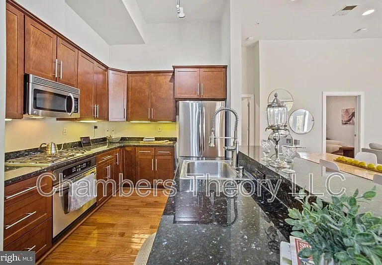 2357 Champlain St NW #102 — Photo 6