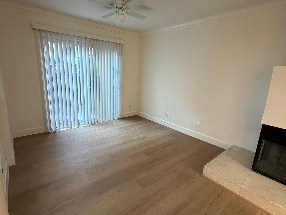 1st image of 14911 Moorpark St APT 1