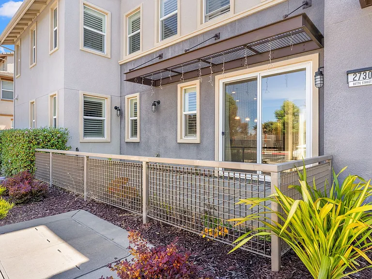 2730 Bette St — Photo 3