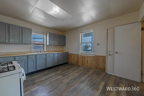 4901 Magoun Ave #2R Photo 1