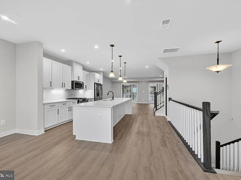 1654 Kirkman St — Photo 10