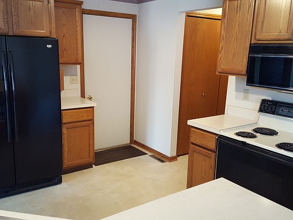 5th image of 824 Harvest Dr