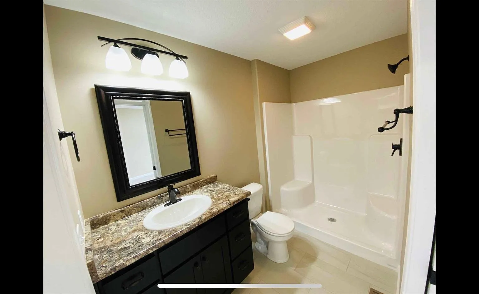 3 bed, 1431 sqft, $2,100 — Photo 4