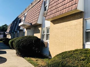 14 White Gate Dr APT G, Wappingers Falls, NY 12590