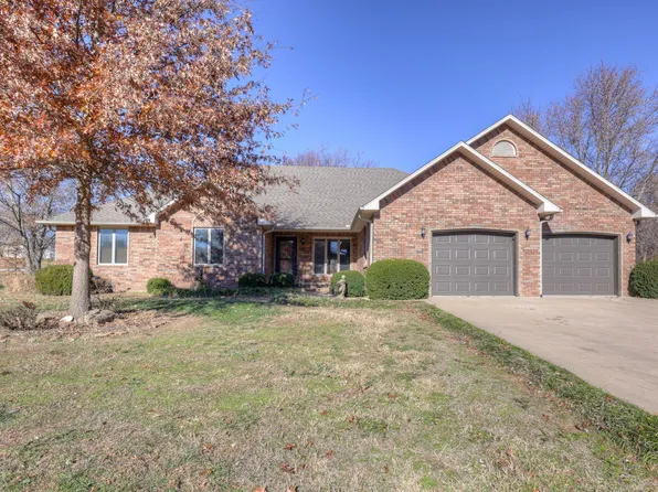 1813 Shannon Drive, Carthage, MO 64836