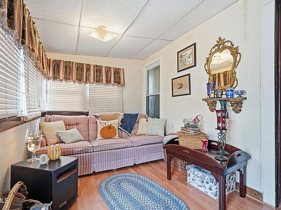 2nd image of 195 Red Oak Ridge Rd