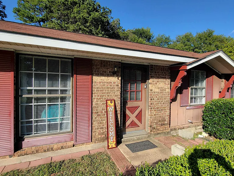 2312 Smuts Dr — Photo 42
