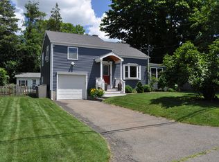 4 Chatham Dr, Norwalk, CT 06854