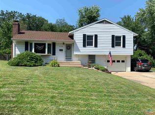 504 Sunset Blvd, Knob Noster, MO 65336