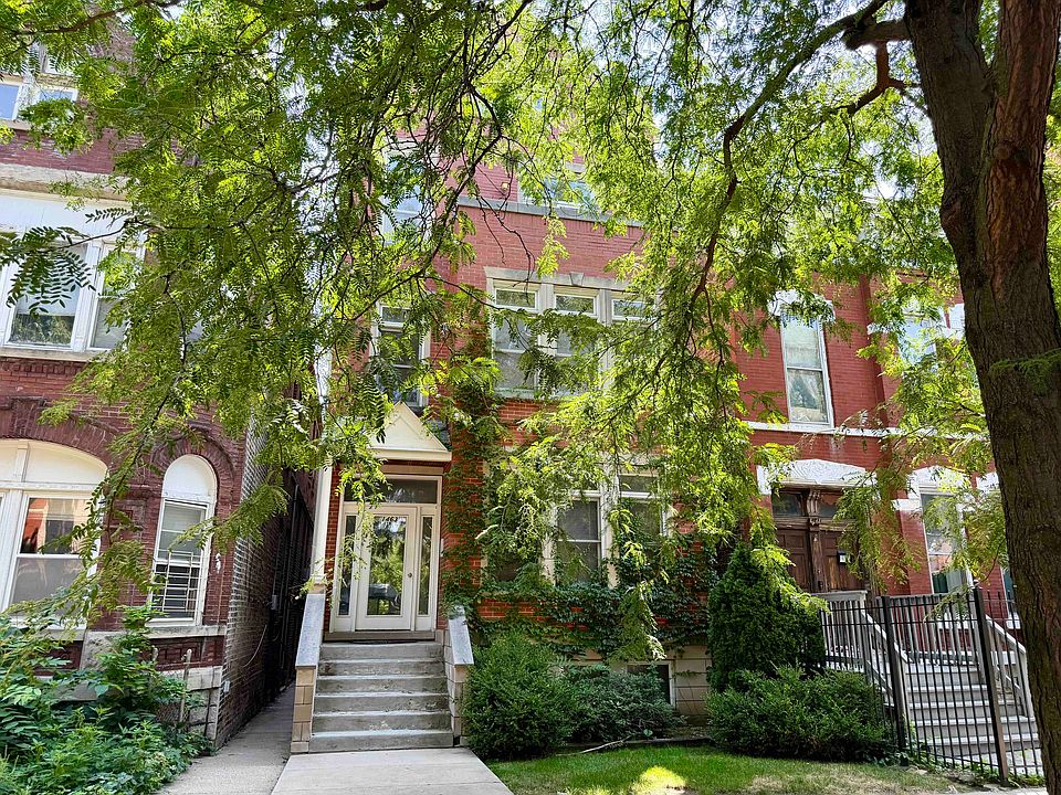 1st image of 1463 N Leavitt St APT 3