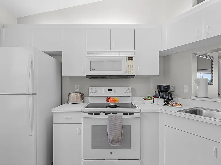 12131 Summergate Cir #203 — Photo 7