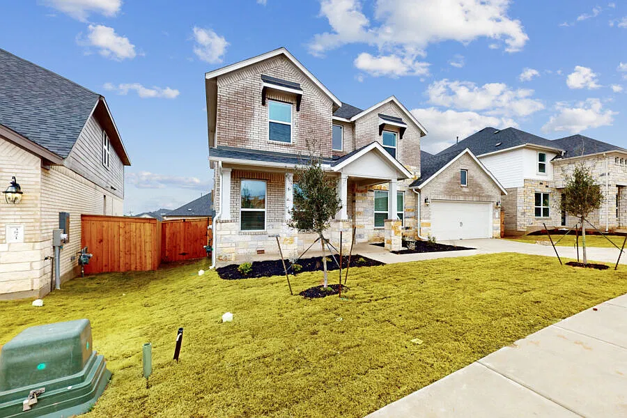 5 bed, 5.5 bath, 4132 sqft, $4,300 — Photo 3