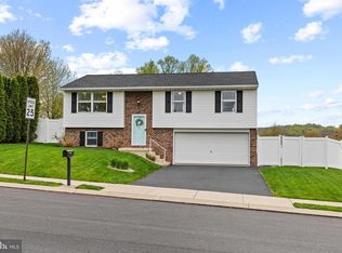 14 Spring House Ln, Denver, PA 17517