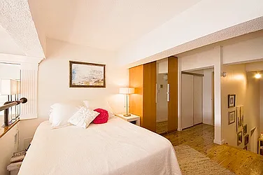 Rented by R New York