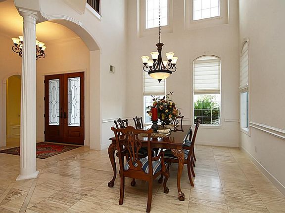 Entertain with ease in the Spacious Dining room and will easily accommodate large furniture.