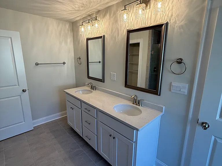 253 Pedric Dr — Photo 3
