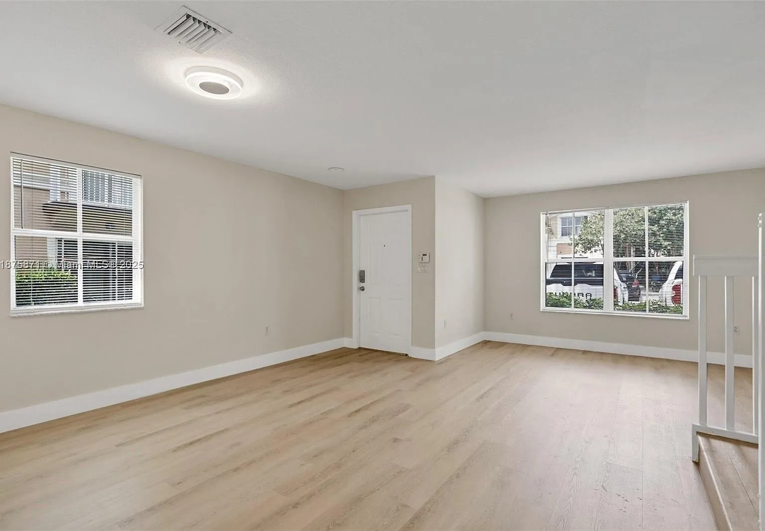 3 bed, 2.5 bath, 1470 sqft, $2,950 — Photo 3