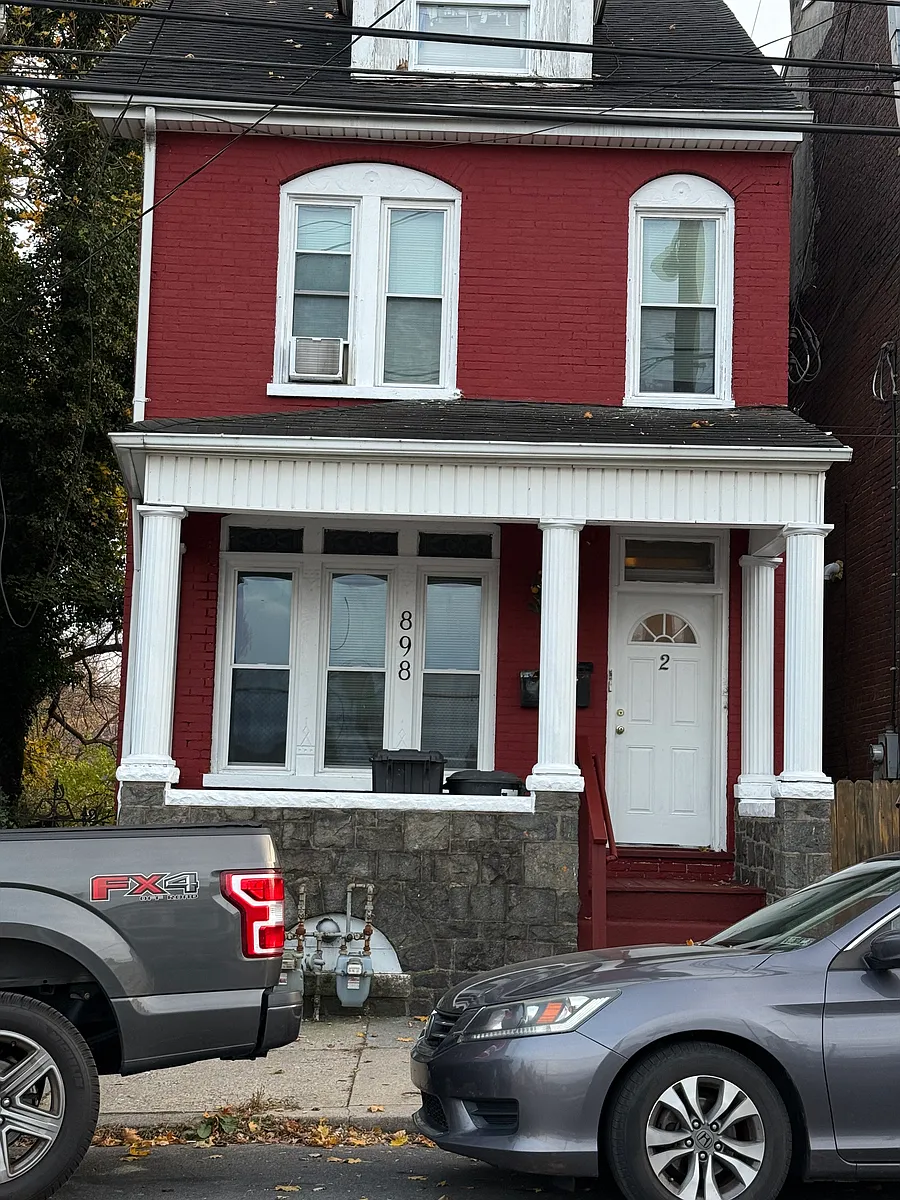 Photo 1 of 15 - 898 Wolf Ave #1 - Easton, PA Primary Photo - 898 Wolf Ave #1