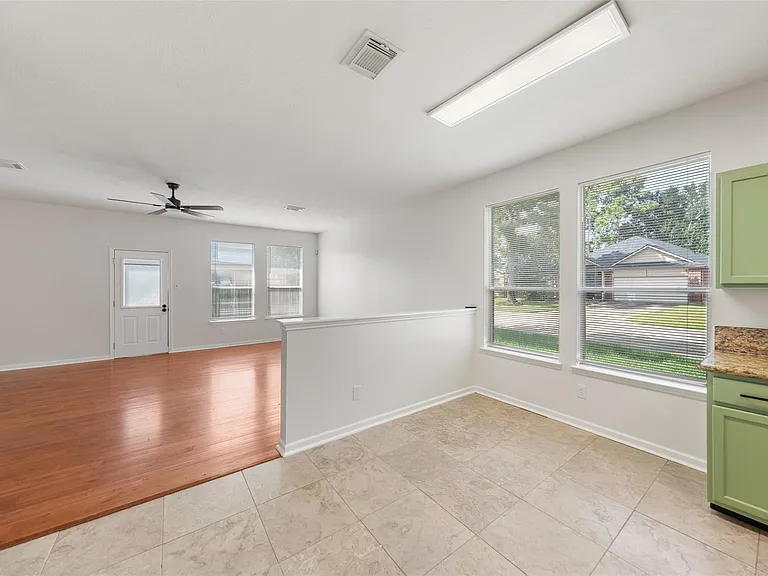 923 Shirefield Ln — Photo 15