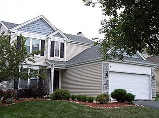 5 Wildflower Way, Streamwood, IL 60107