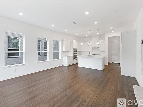3rd image of 5424 Union St #5424