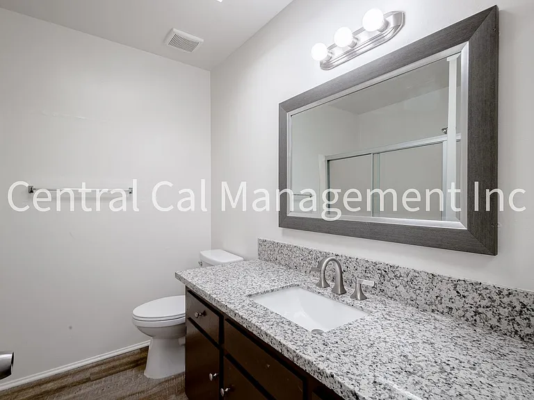 4008 Fishering Drive — Photo 13