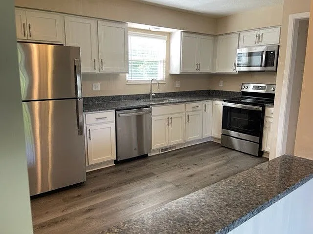 Hunter's Pointe Townhomes — Photo 4