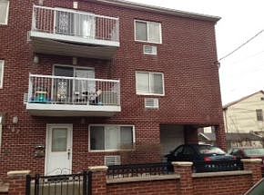 1st image of 187 Avenue W