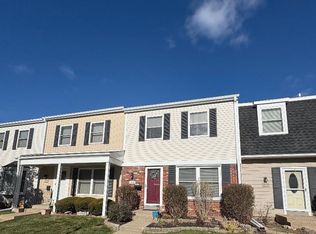 1030 Larson Ct, Rochester Hills, MI 48307