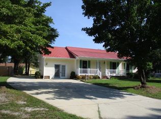 4326 Bridge St, Hope Mills, NC 28348