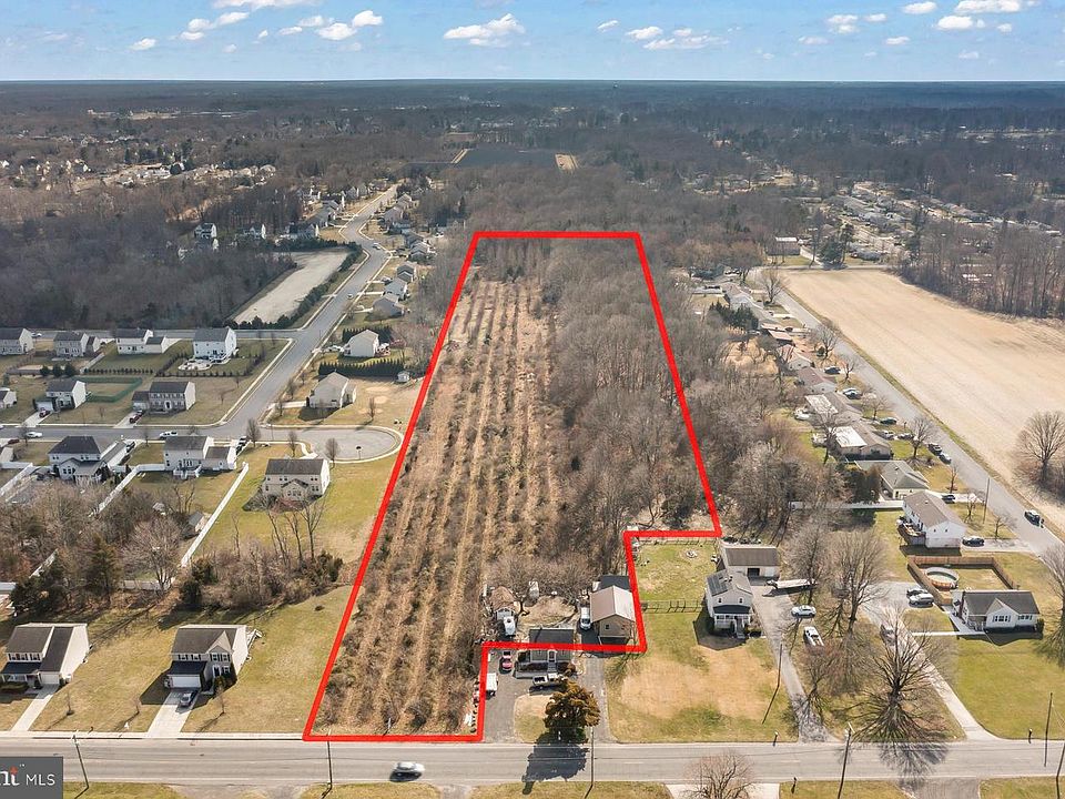 1st image of E Oak Rd