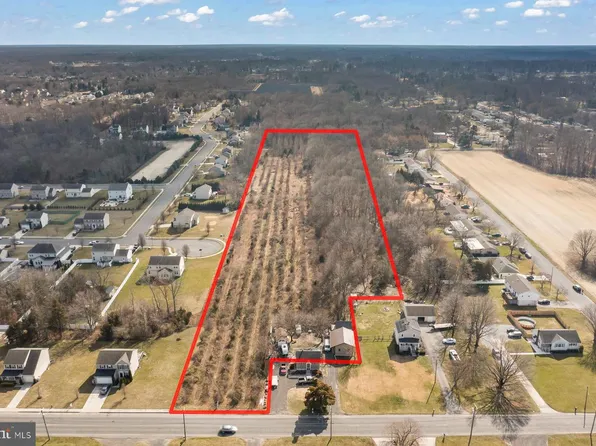 E Oak Rd, Vineland, NJ 08361