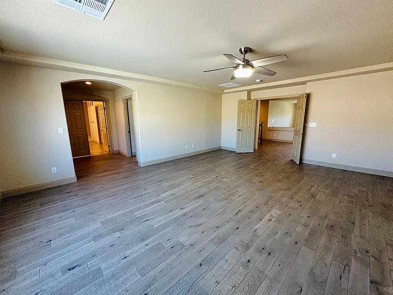9842 Russian Hill St — Photo 36