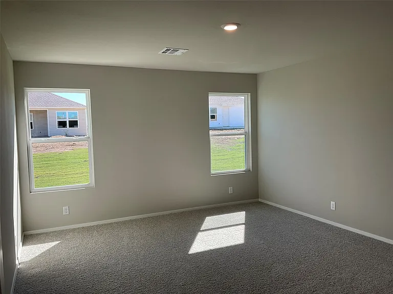 1105 W Abilene Rd — Photo 12