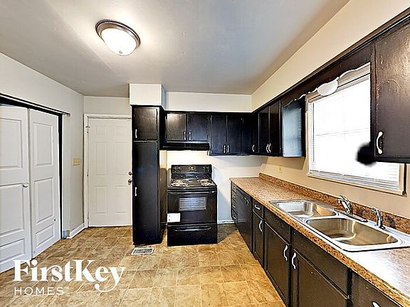 5th image of 7532 E 48th St
