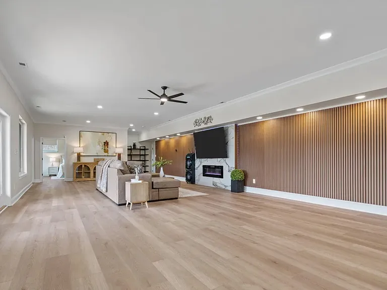 704 Russell St — Photo 19