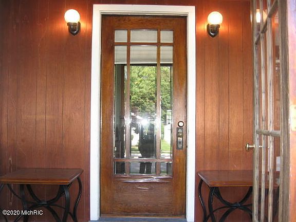 2nd image of 714-716 Diana St