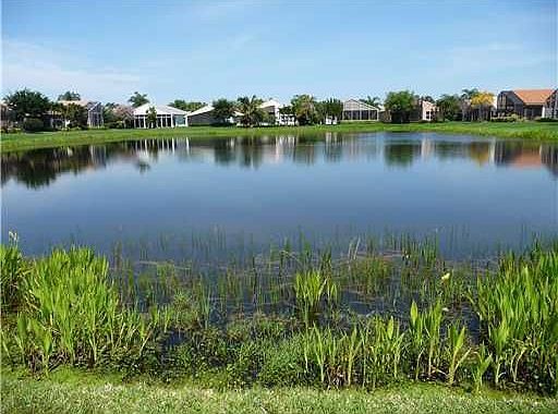 LONG CENTER LAKE VIEWS!