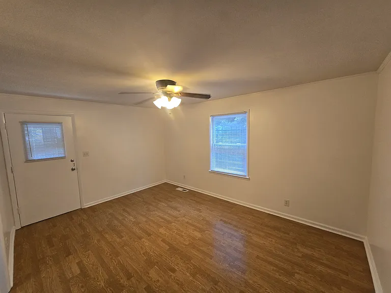 1434 E Broad St #B — Photo 13