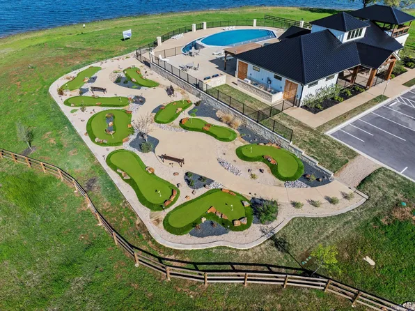 381 Lakewood Ln, Honey Grove, TX 75446