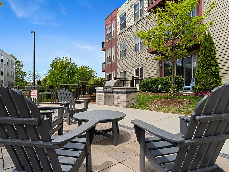 1505 Grilling Stations