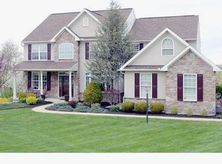 310 Eagleview Dr, Mohrsville, PA 19541