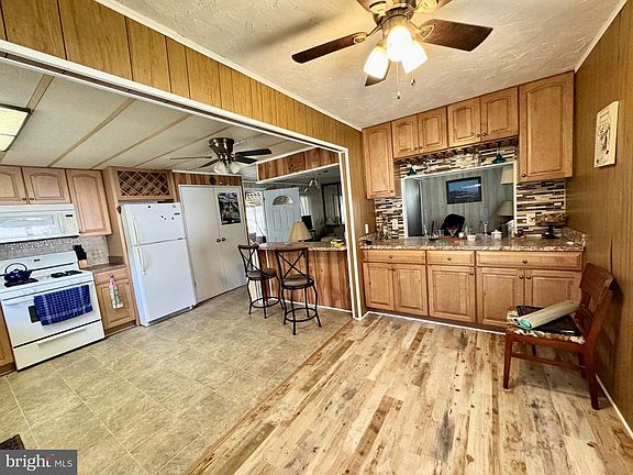 9th image of 17240 Water View Dr