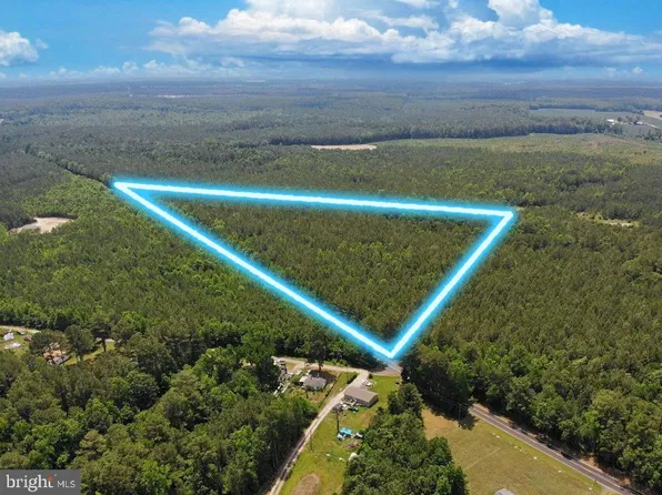 1 Salisbury Rd, Spring Grove, VA 23881