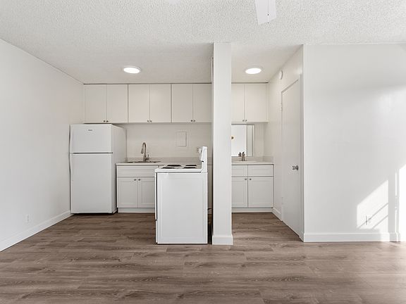3rd image of 727 Pumehana St APT 302