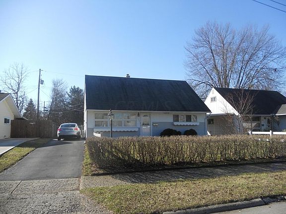 2nd image of 3939 Astor Ave