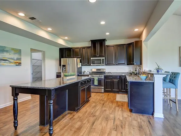 347 Spring Hill Pl, Smithfield, VA 23430