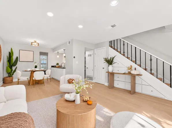 205 Red Oak Dr W APT P, Sunnyvale, CA 94086