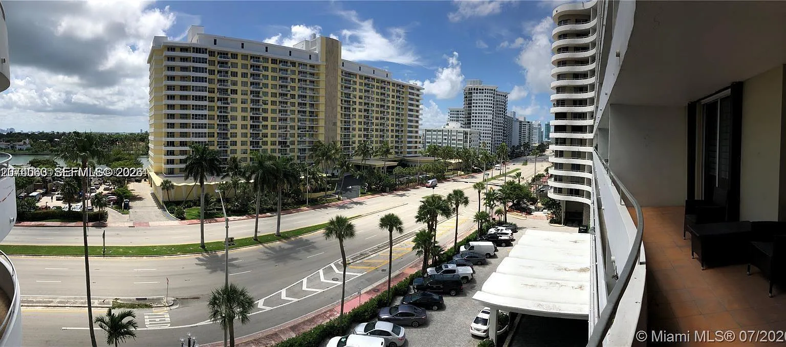Oceanside Plaza Condo — Photo 4