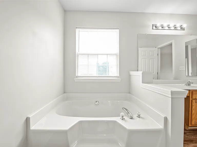 11705 Kingsley View Dr — Photo 23